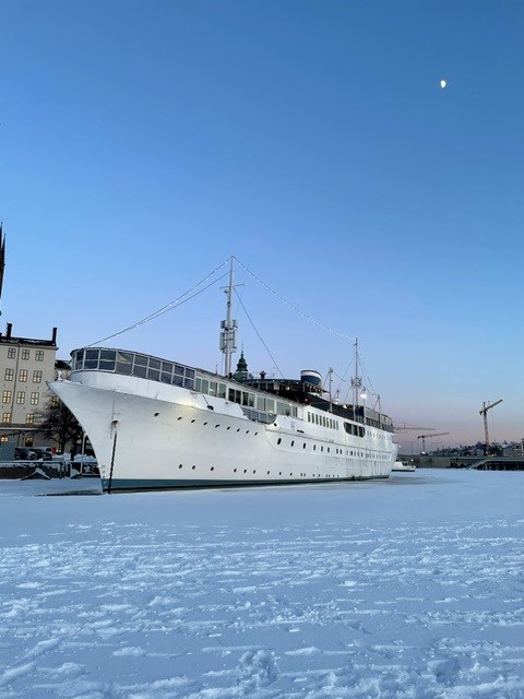 Julbord på båt i Stockholm 2026