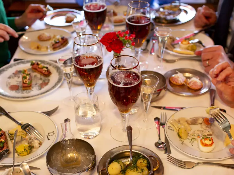 Traditionellt vs. modernt julbord – vad passar er?