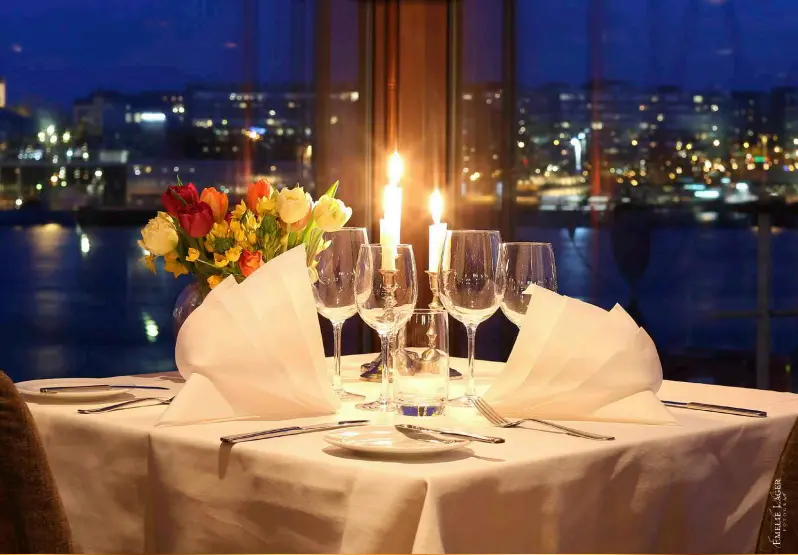 River Restaurant On The Pier